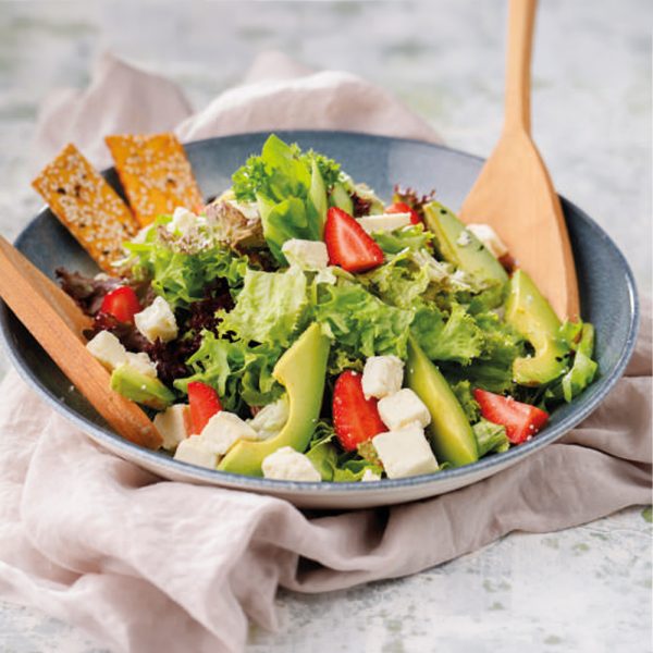 Avokado ve Tulum Peynirli Salata