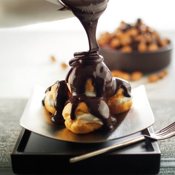 Çikolatalı Dökme Profiterol